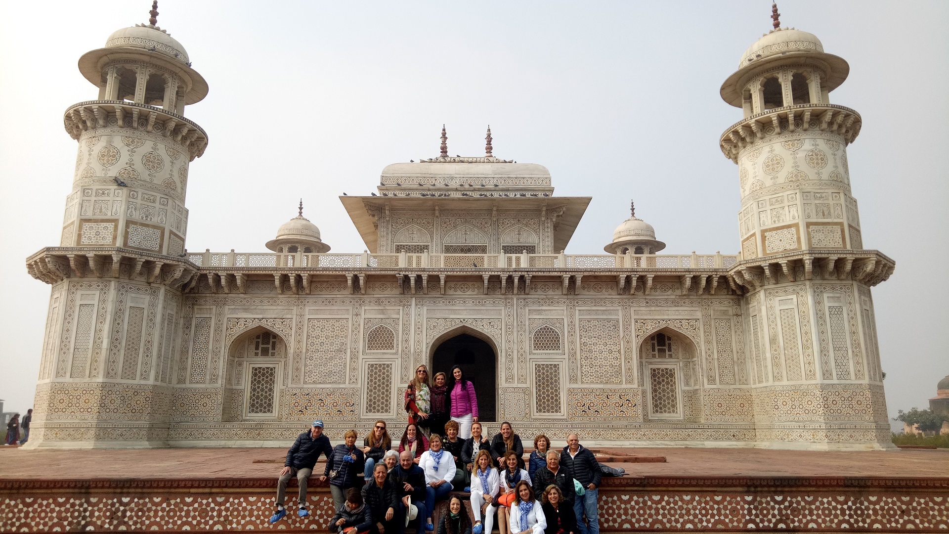 Group desde Mexico en Baby Taj Pequeño Taj Mahal Agra